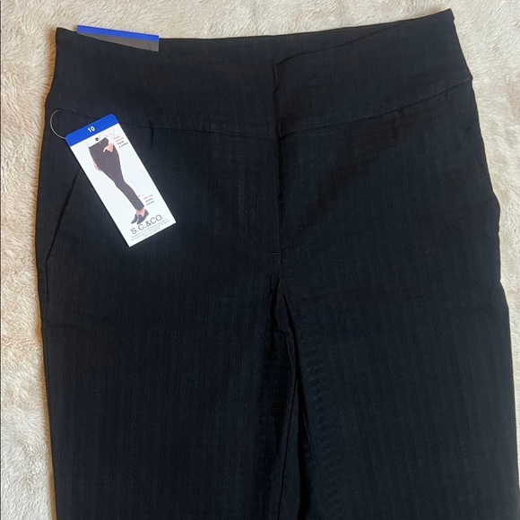 S.C. & Co. Black Slim Leg Trousers Pull On Textured sz 10 - Picture 3 of 12